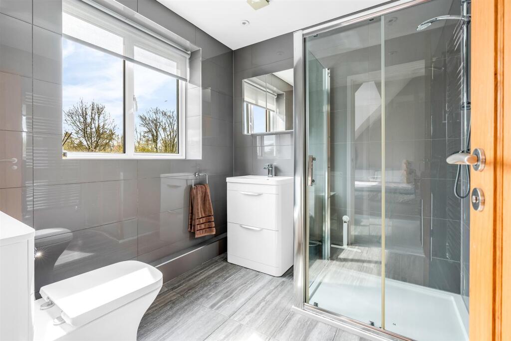 Additional image 12 of Burnham Green Road, Welwyn