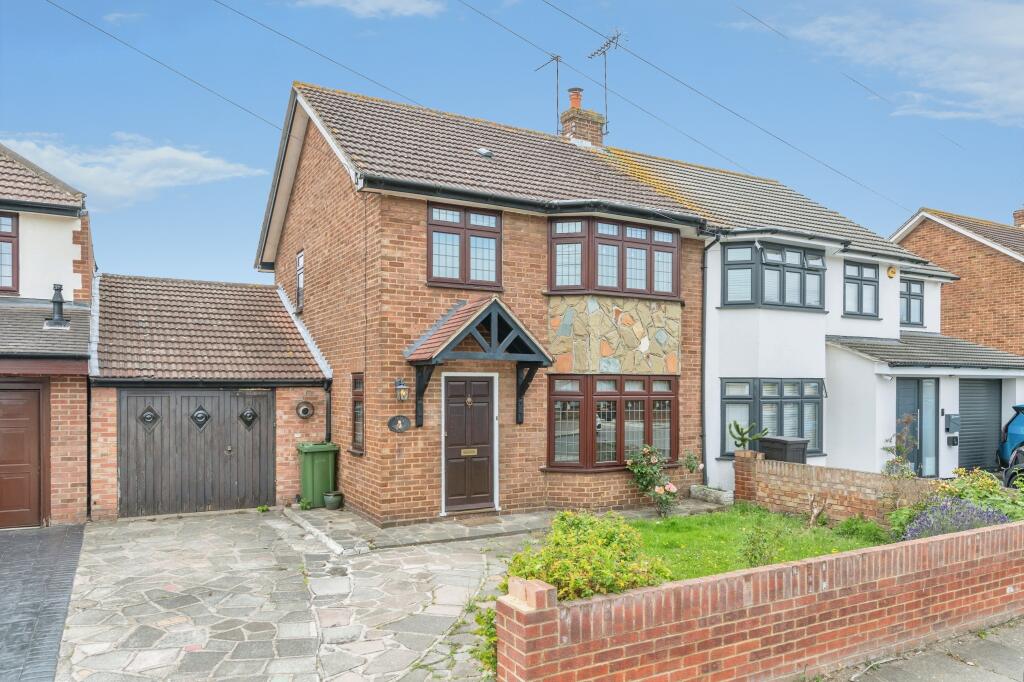Adnams Walk, Rainham, RM13, Rainham