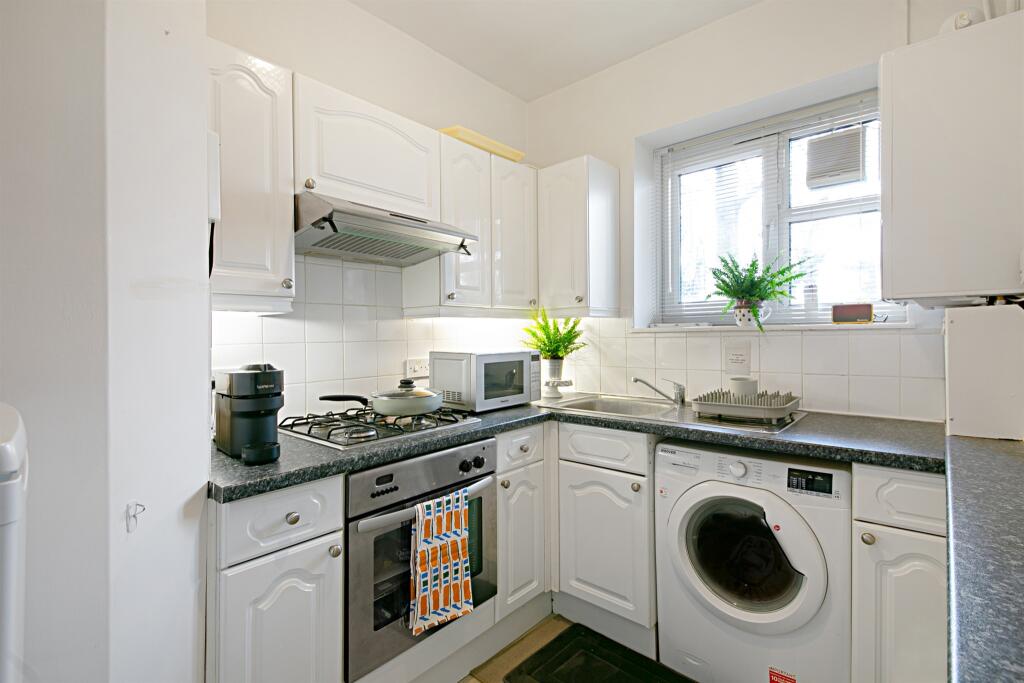 Apartment in London - View 3