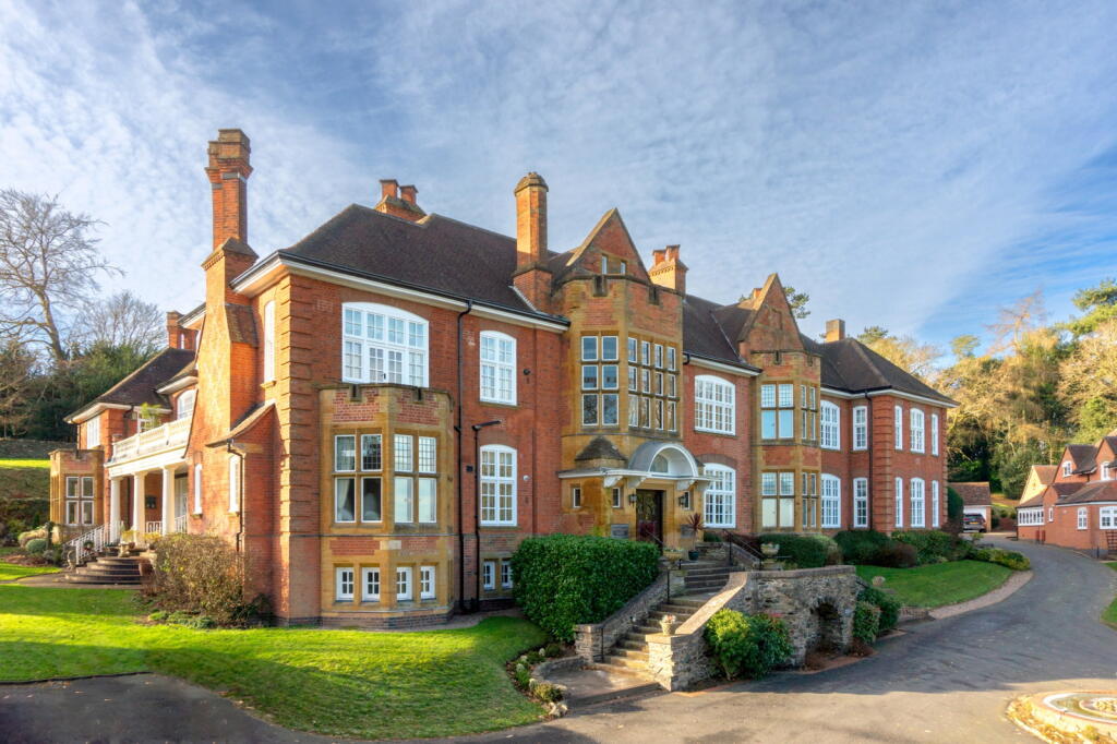 2-bed flat on Swithland Court, Woodhouse Eaves, £250,000