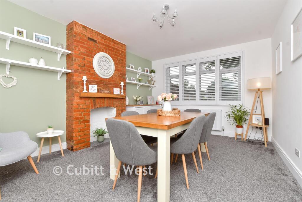 2-bed house on Wickham Road, Shirley, Croydon, Surrey, £280,000