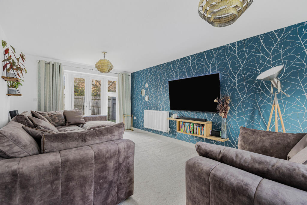 House in Three Mile Cross, Shinfield - More