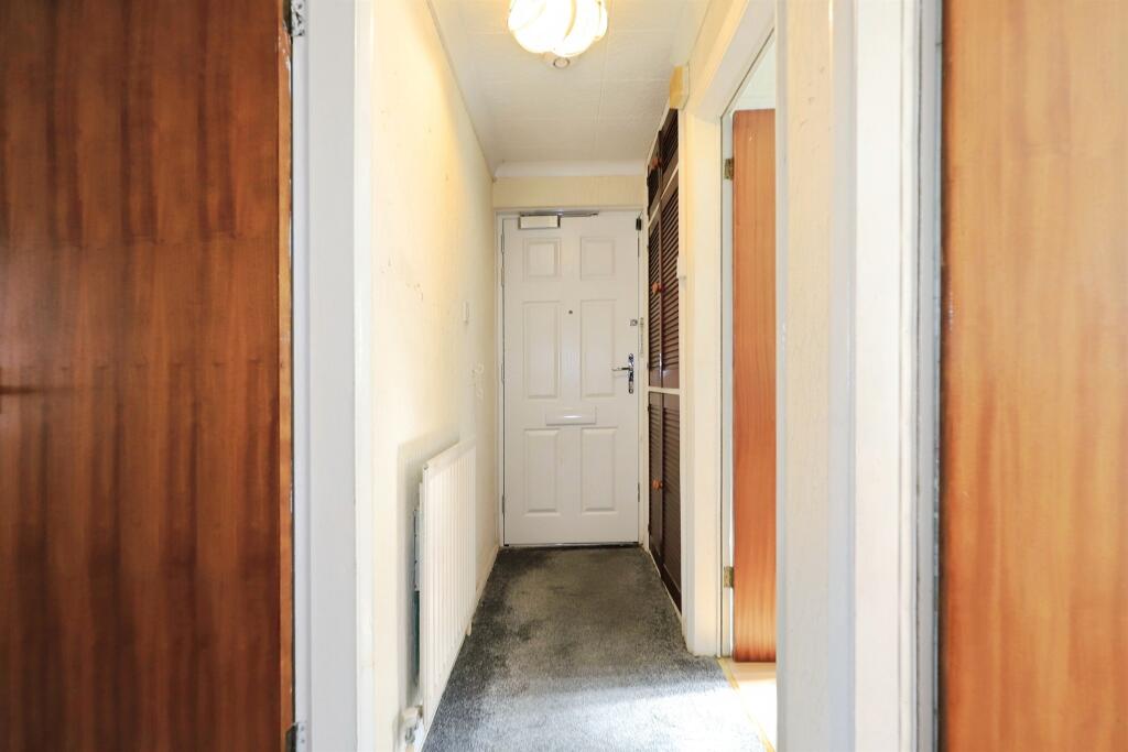 Apartment in Wolverhampton, West Midlands - View 2