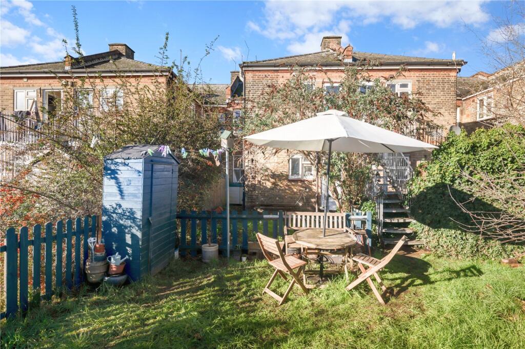 Apartment in London, Leyton - View 2