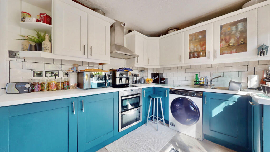 Main image of property: Hamilton Close, London, SE16