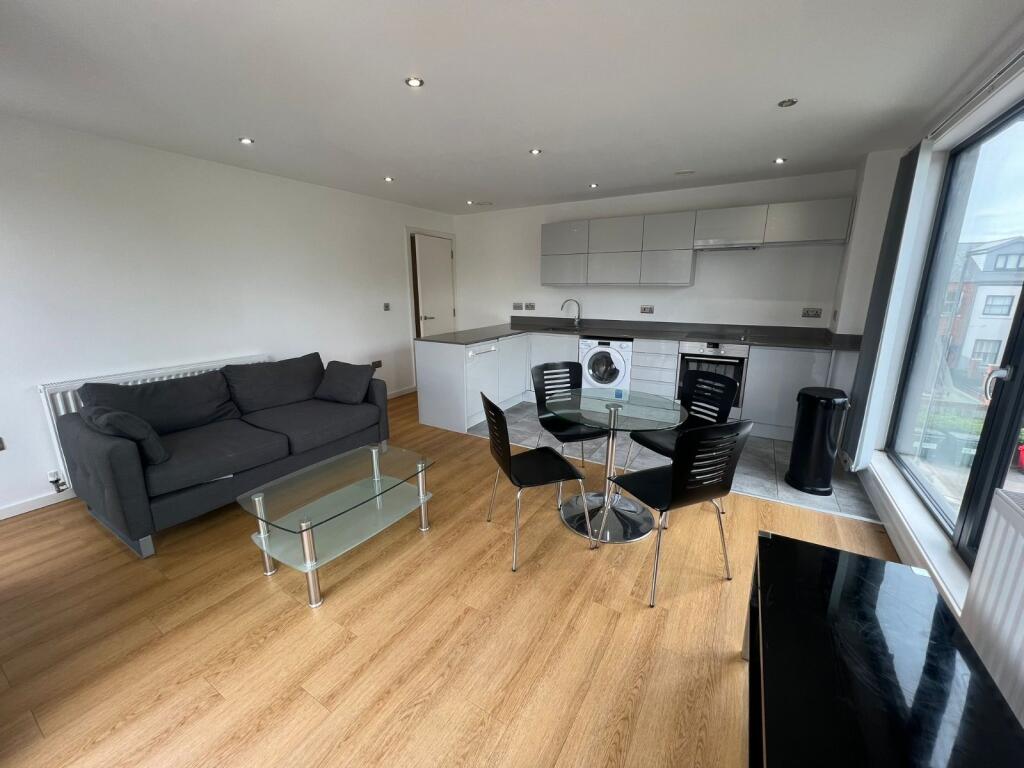 Apartment in Birmingham, Harborne - View 2