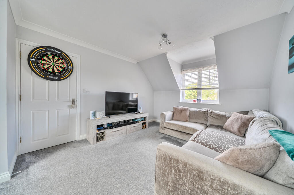 Apartment in Reading - View 3