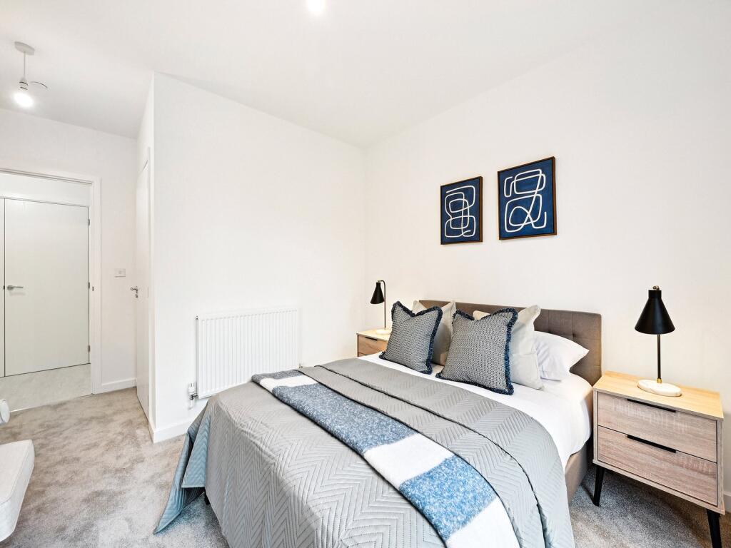 Apartment in Croydon - View 3