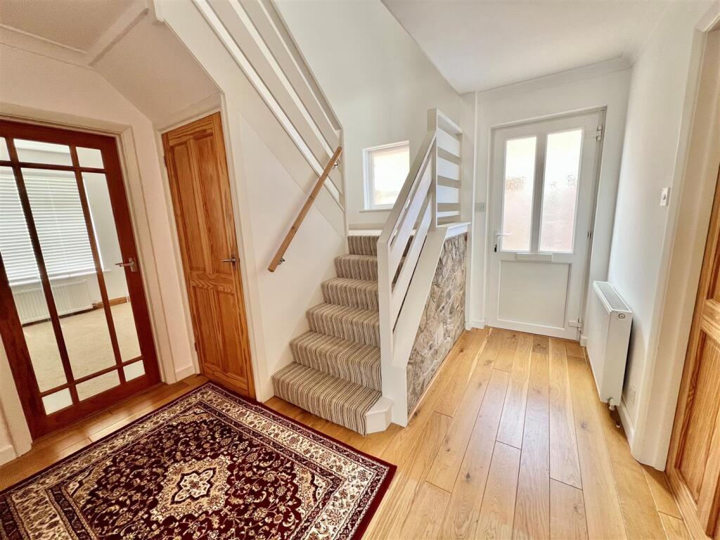 House in Totland, Middleton - View 2