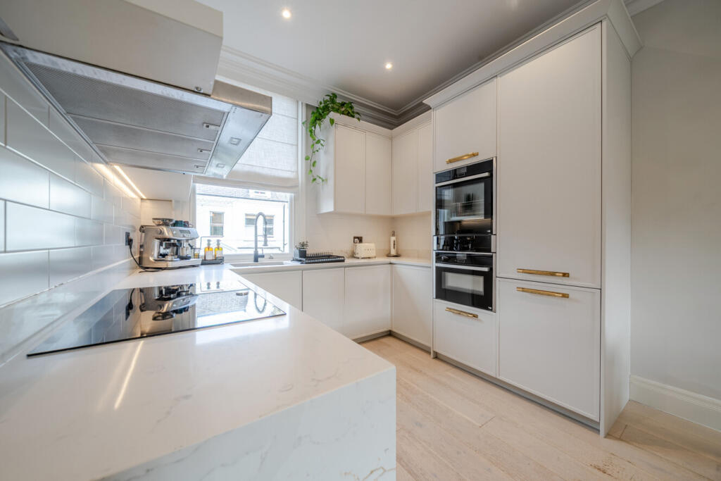 Apartment in London - View 3