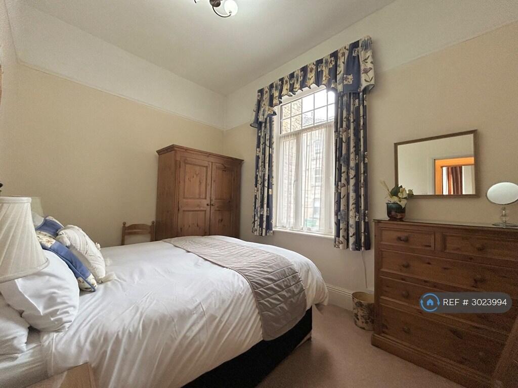 Apartment in Harrogate, Low Harrogate - View 4