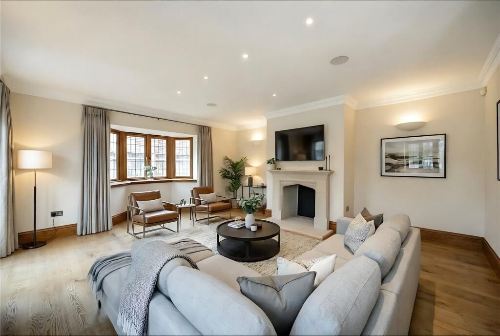 Epsom Road, East Horsley, KT24 photo 3