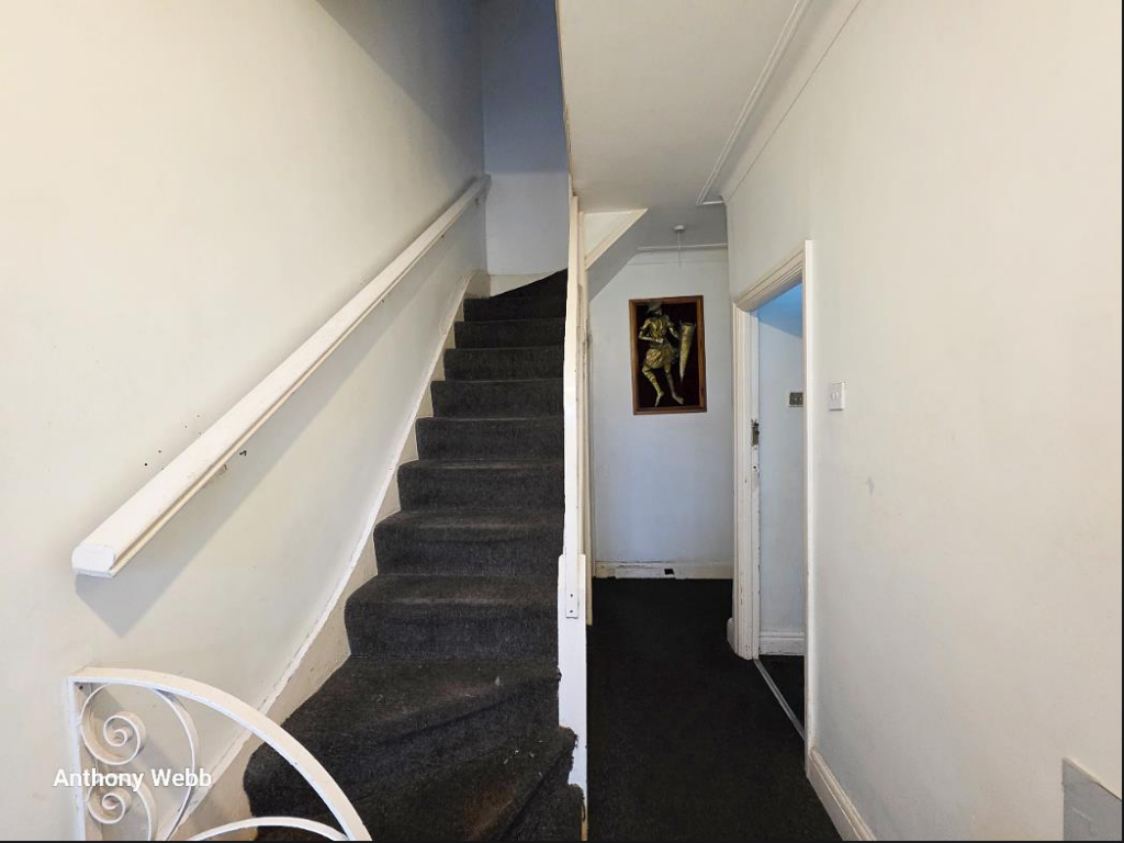Connaught Gardens, Palmers Green, N13 photo 3