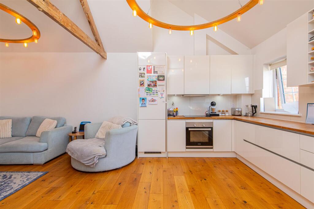 Apartment in Wellingborough - More
