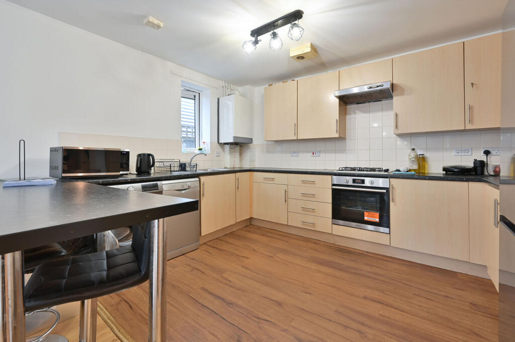 Apartment in Watford - View 2