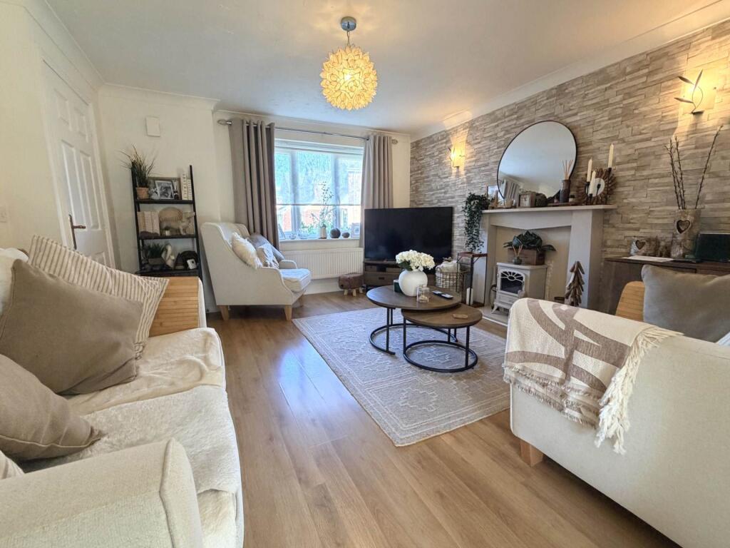 Eastgate Close, Lytham St Annes, FY8 2SL photo 2