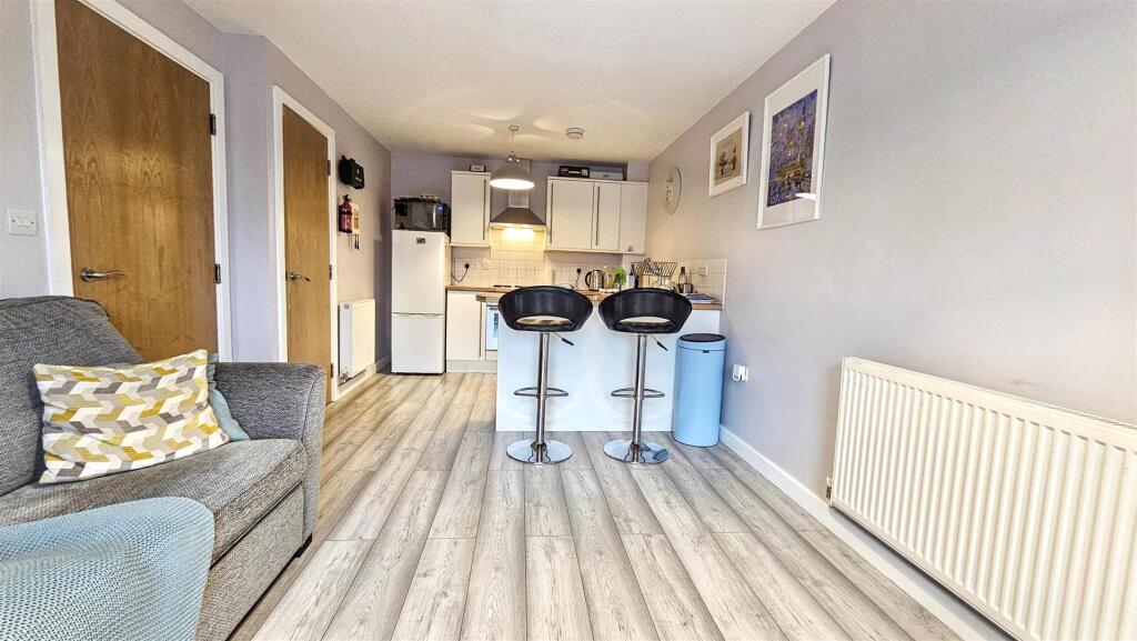 156 Ratcliffe Road, Loughborough photo 3