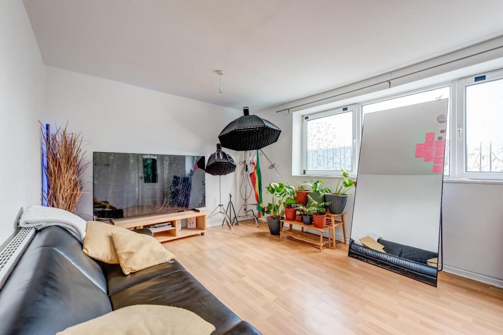 Apartment in Rotherham, South Yorkshire - View 5