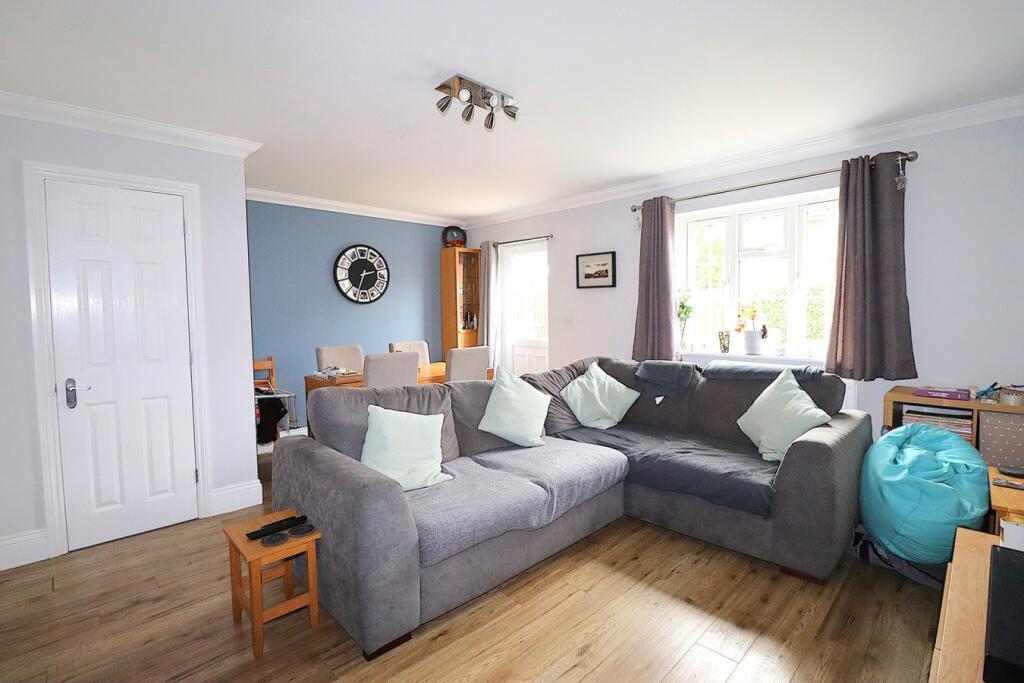 Ship Lane, FARNBOROUGH, GU14 photo 4