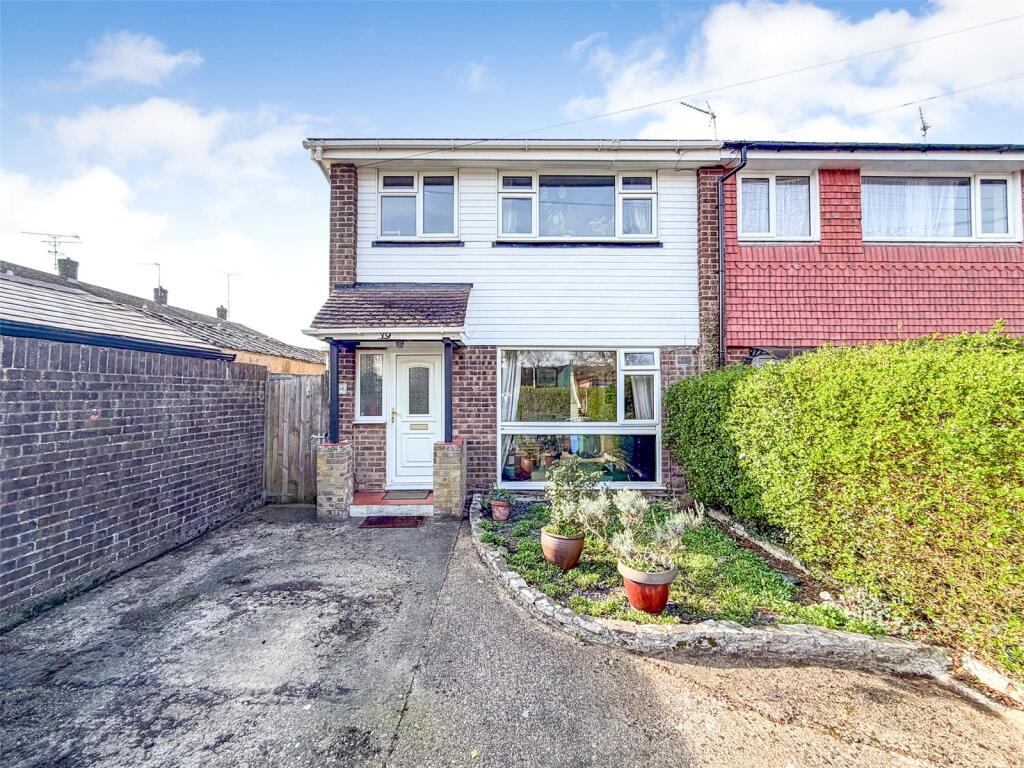 Main image of property: Green Way, Aldershot, Hampshire, GU12