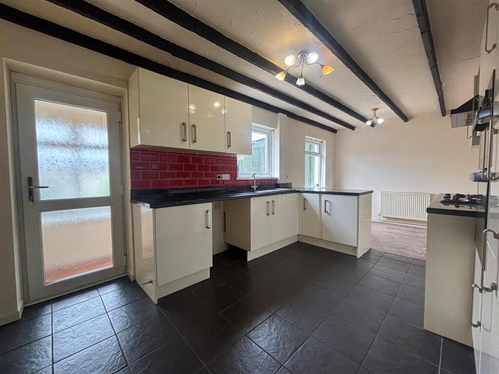 House in Nantgarw, Taffs Well - More