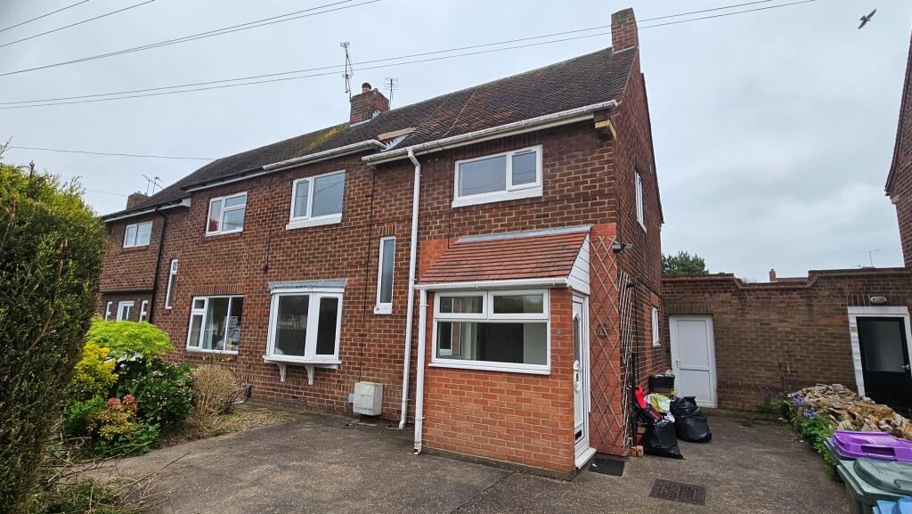3-bed semi-detached on Lutterell Way, West Bridgford, Nottingham, £300,000