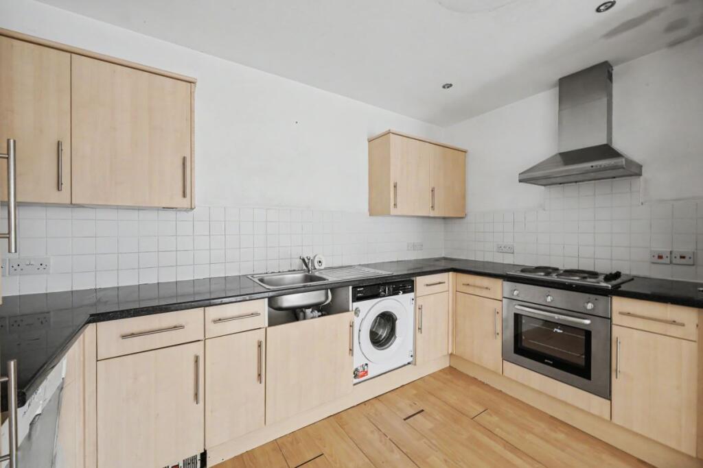 Apartment in Spelthorne, Ashford - View 3