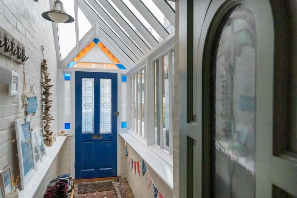 BALCONY WITH SEA VIEWS - Bellevue Rd, Cowes, Isle Of Wight - View 6