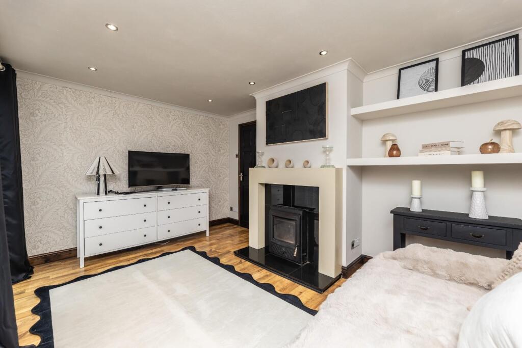 House in Wakefield, West Yorkshire - View 4