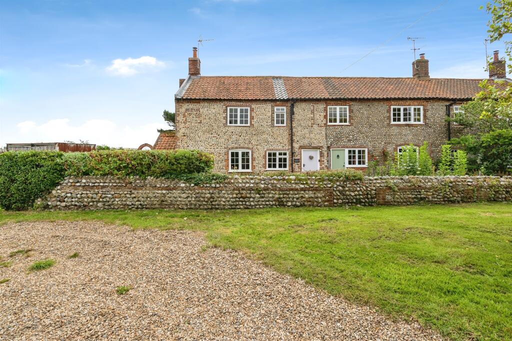 3-bed other on Main Road, Sidestrand, Cromer, £360,000