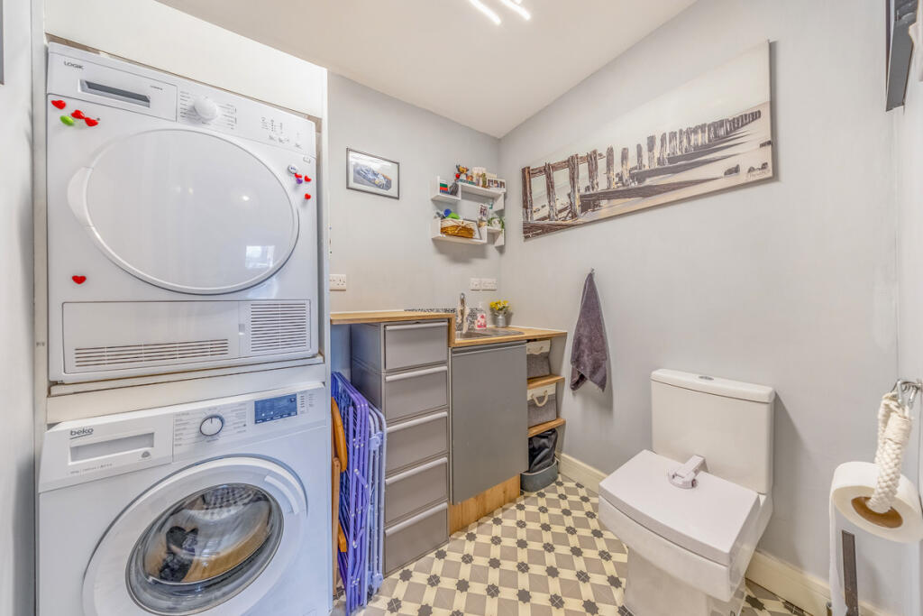 House in Three Mile Cross, Shinfield - More