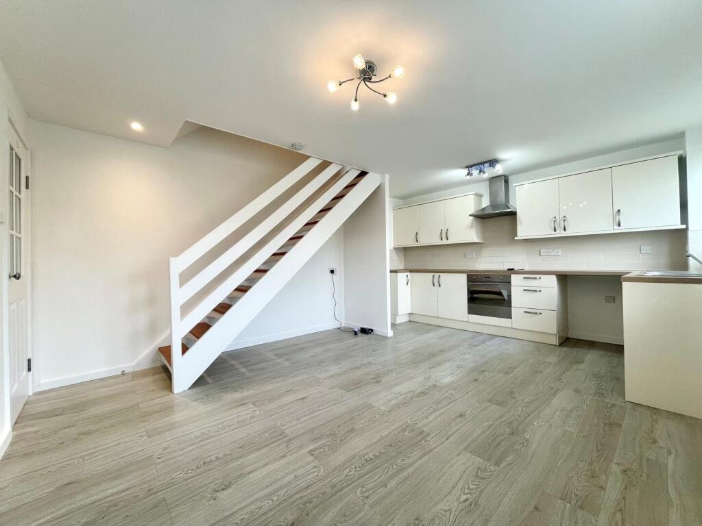 Rodney Drive, Mudeford photo 3