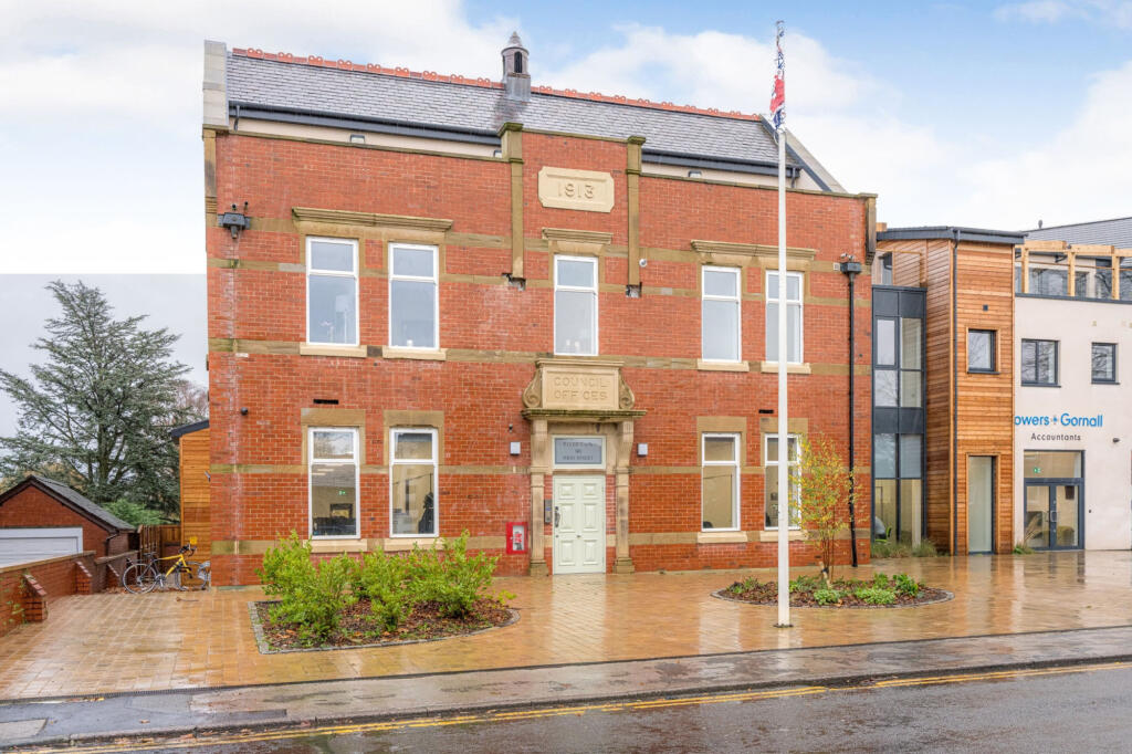 Main image of property: 96 High Street, Garstang, Preston, PR3