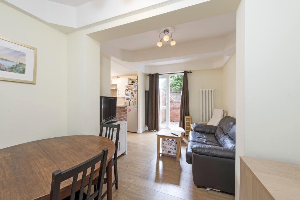 Main image of property: Windsor Court, 20 Frogmore, Wandsworth, SW18