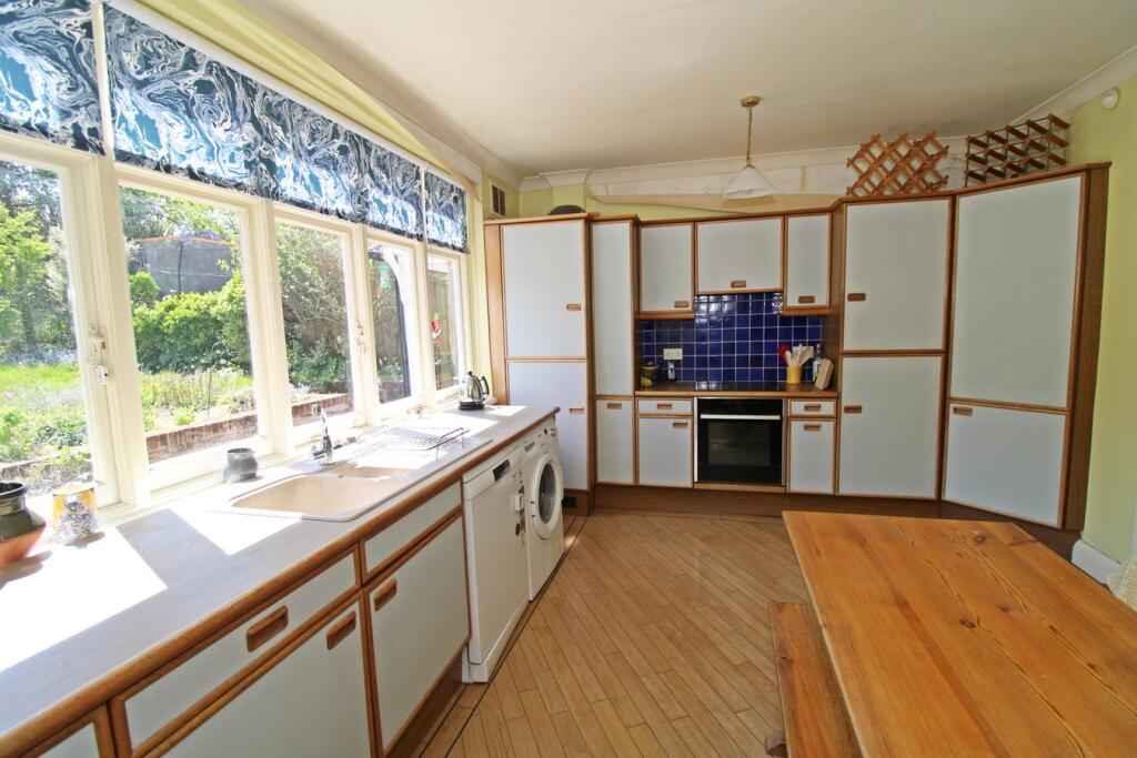 Highfield Drive, Bromley, BR2 photo 4