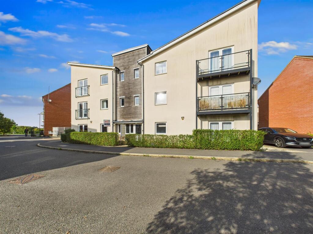 Main image of property: The Warren, Berryfields, Aylesbury