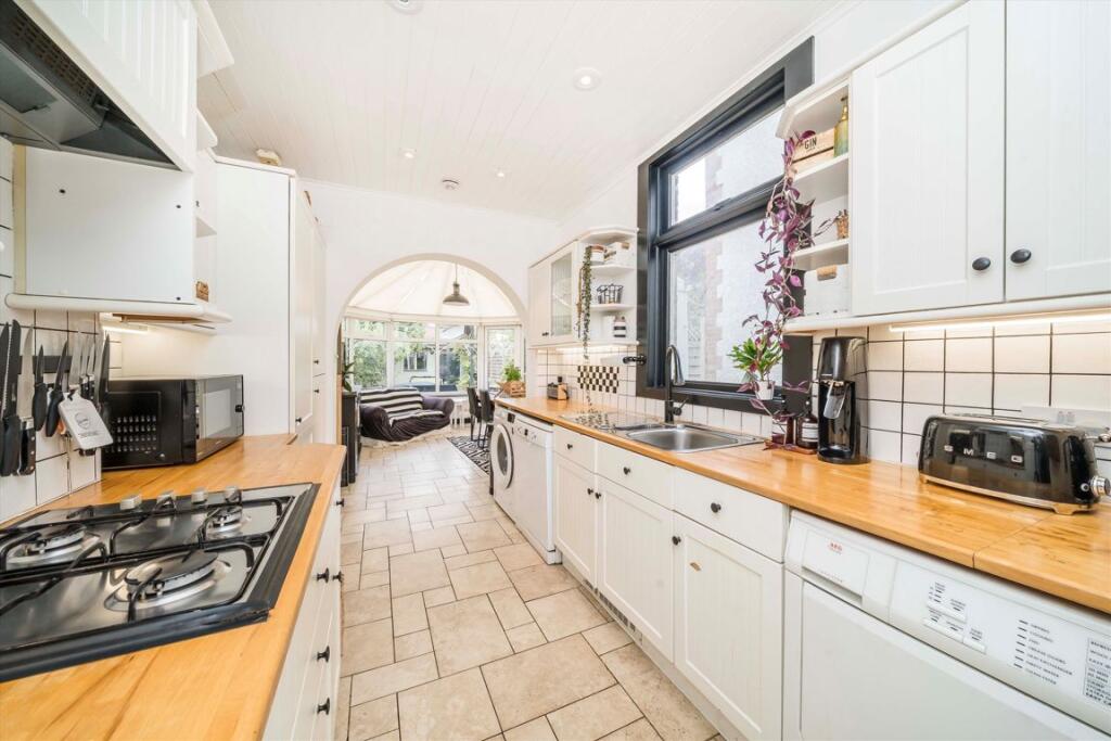 House in Kingston upon Thames - View 3