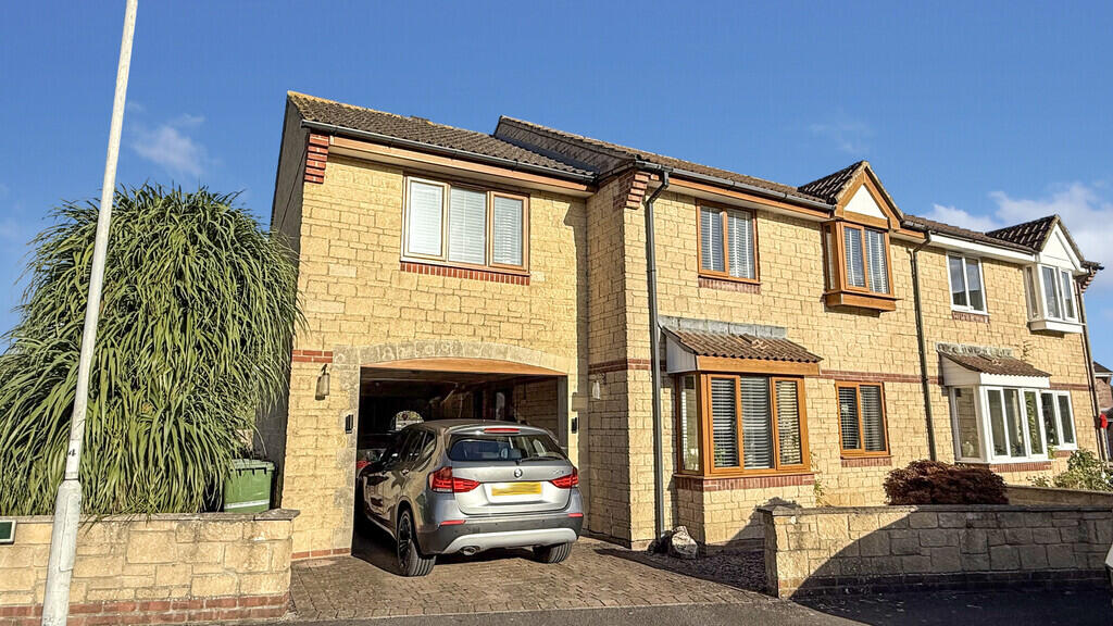 4-bed semi-detached on Masons Way, Frome, £465,000