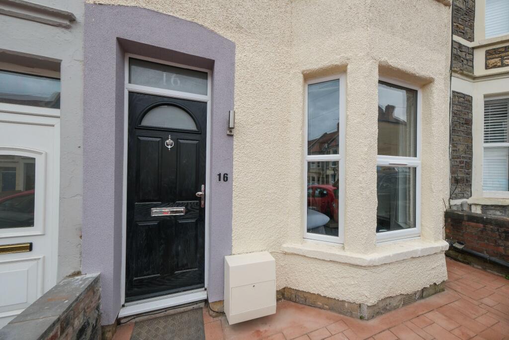 5 bedroom semi-detached house for rent