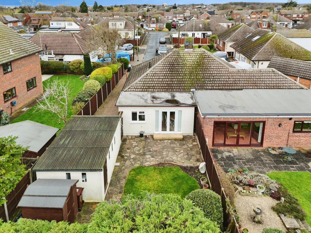 Dubarry Close, Thundersley photo 2