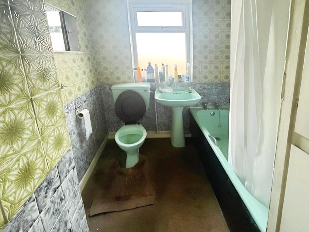 Station Road, Chapeltown, Sheffield, S35 photo 4