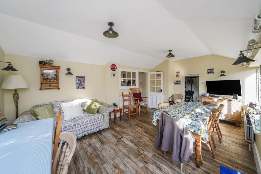 House in Epping Forest, Severs Green, Epping Upland - More