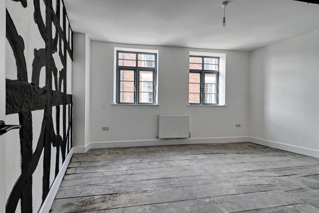 House in Bridgnorth, High Town, Oldbury - More