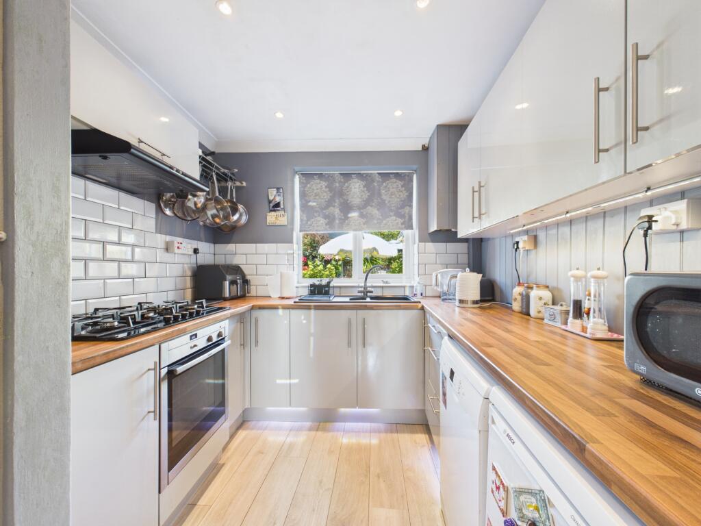 House in Basingstoke and Deane, Tadley - View 5