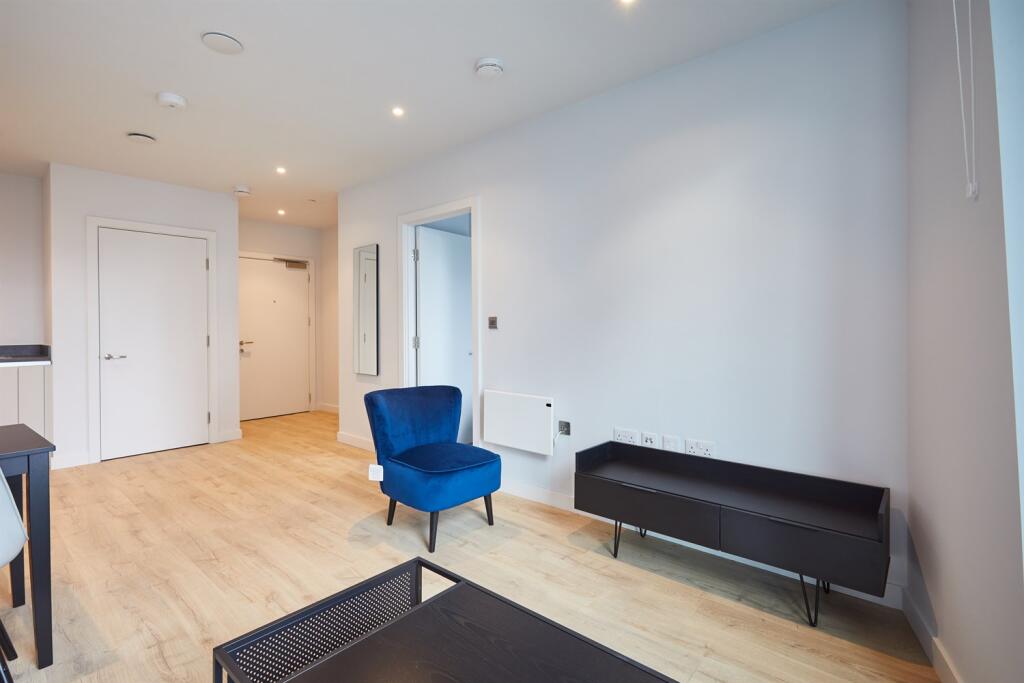 Apartment in Manchester, First Street, City Centre - View 2