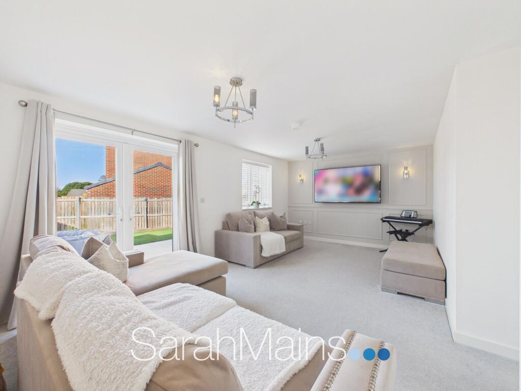 Chatton Grove, West Denton, Newcastle Upon Tyne, NE5 photo 2