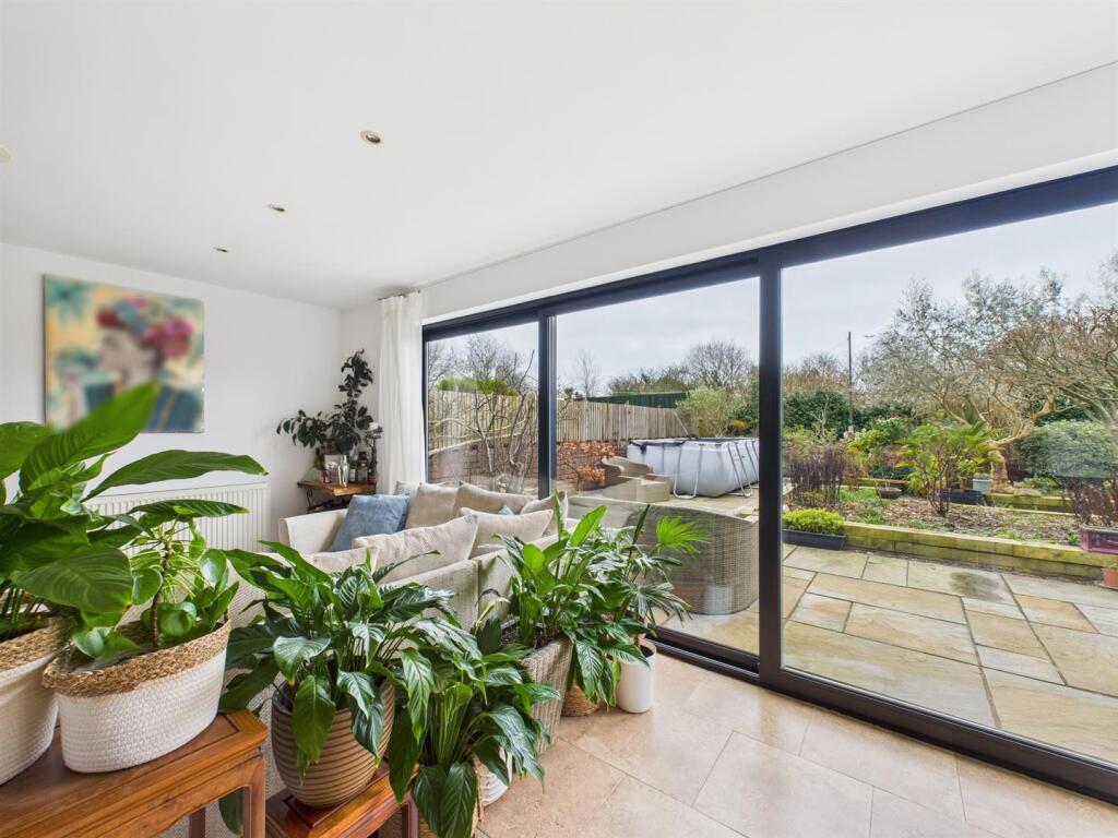House in Porthcawl - View 3