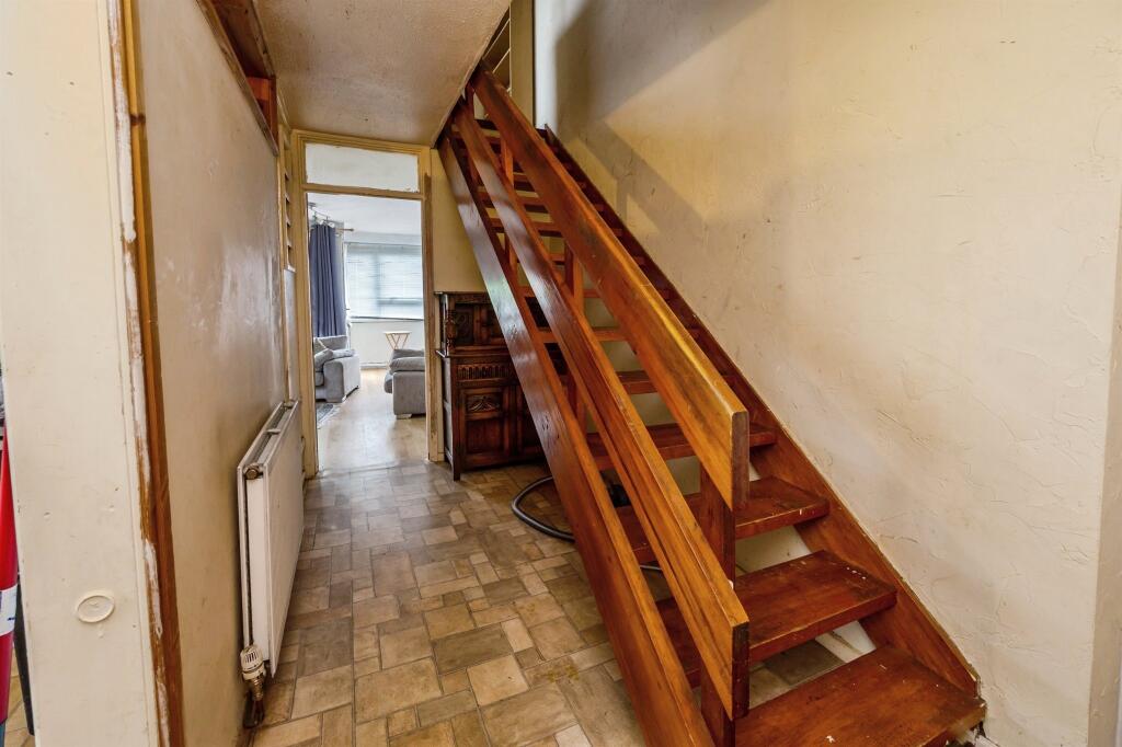 Apartment in Worcester, Worcestershire - View 5