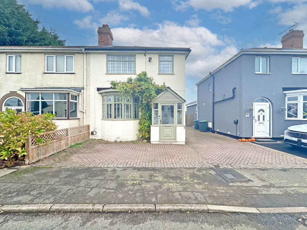 3-bed semi-detached on Clarkes Grove, TIPTON, DY4 7NE, £270,000