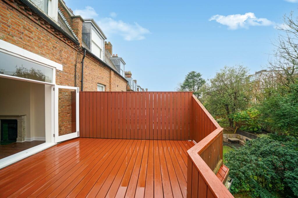 Apartment in London - View 3